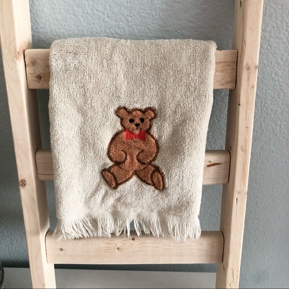 Vintage teddy bear hand towel - Picture 1 of 8